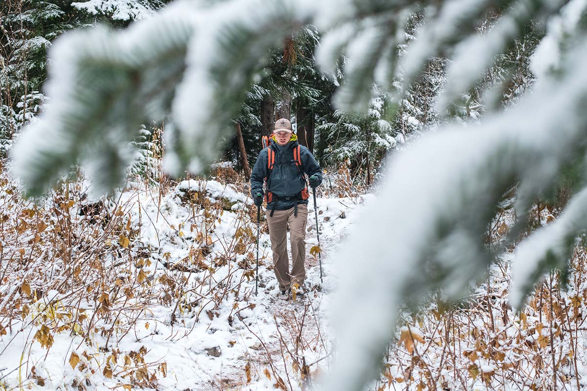 Hiking in snow (Arc'teryx Beta AR hardshell jacket)